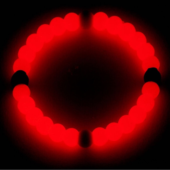 ICING | Pink Glow-In-The-Dark Fortune Stretch Bracelet - Picture 3 of 5